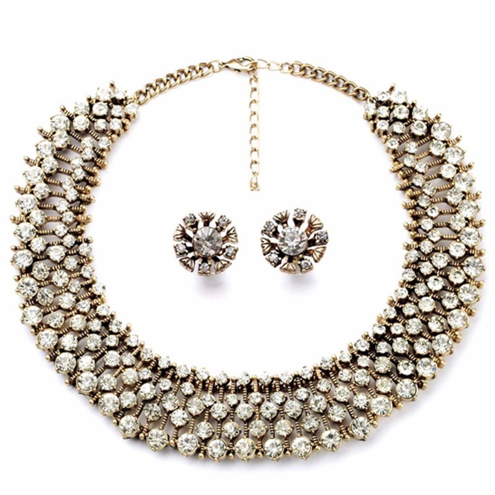 Charm. L Grace necklace and earring set